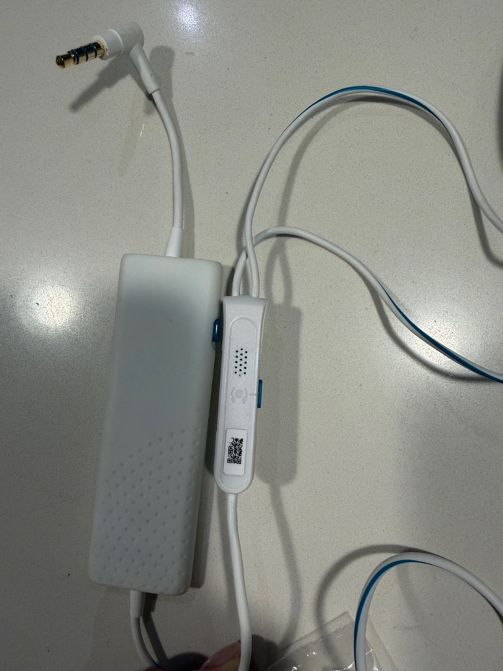 Bose White Earbuds with Light Blue Accents and Gray Zip Case - Picture 4 of 4